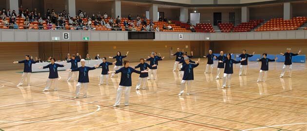 13 簡化24式太極拳 精武太極拳倶楽部.jpg